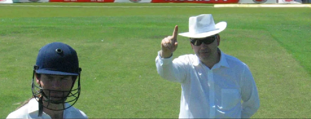 Steve Davis Cricket Umpire